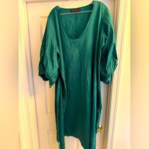 Chic Comfort: Green Cotton Dress with Belt and Balloon Sleeves